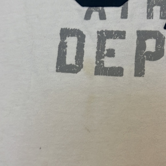 Aeropostale and Hollister 3 T-Shirt Bundle - Picture 4 of 16